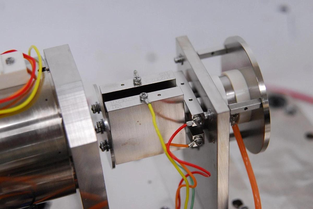 Used Applied Biosystems 1016620 Source (4800 MALDI TOF/TOF)