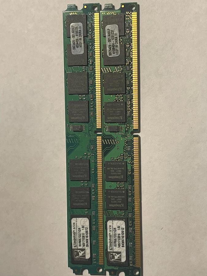 Used Kingston  KVR667D2/1GR DDR2 240-Pin 2GB(2 x 1GB) 740617107005