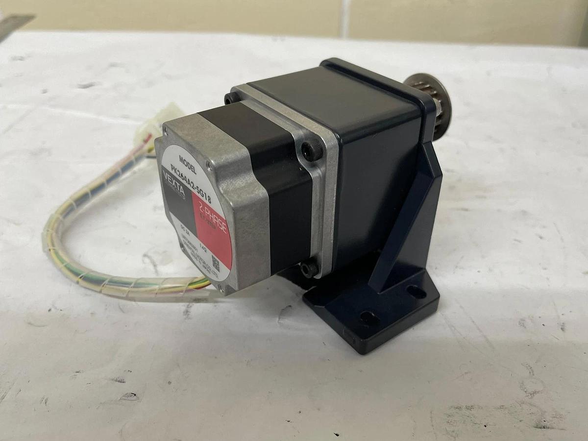 Used Oriental Motor Vexta PK264A2-SG18 Stepper Motor W/ Mount SOL2