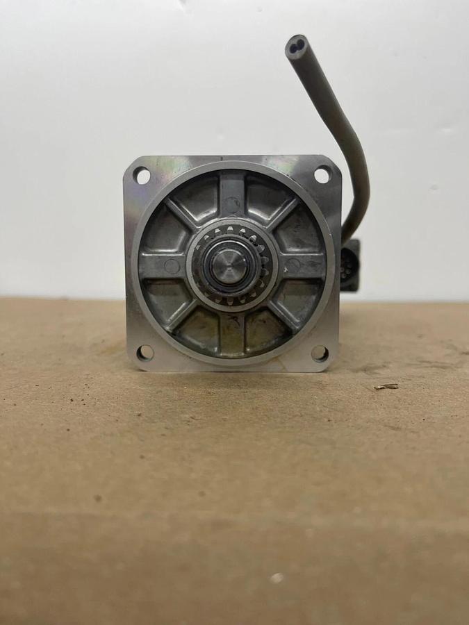 Used Mitsubishi HD20ET-02 DC Servo Motor / Sanyo Denki G1811-097-6 Encoder (DWC200H)