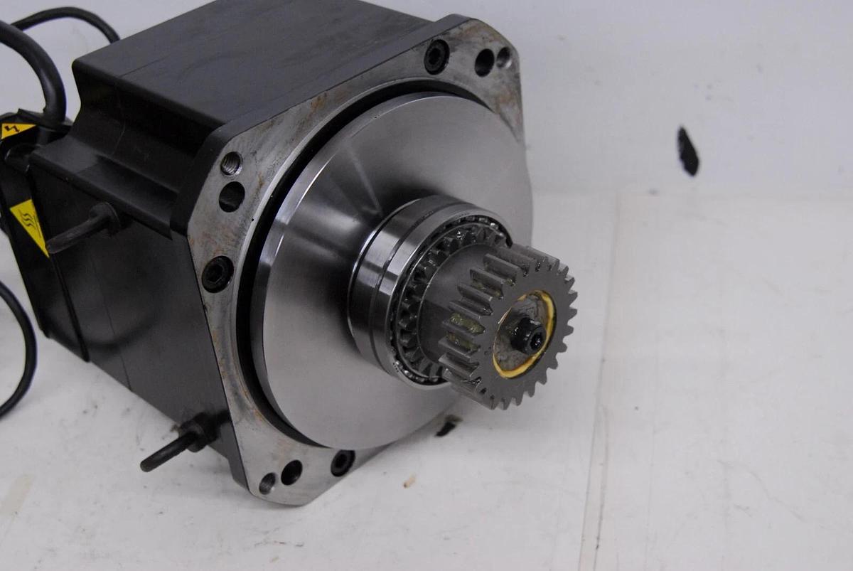 Used Kawasaki Sanyo Denki P80B22450LCX2A BL Super Servo Motor / 60490-1032RON Encoder