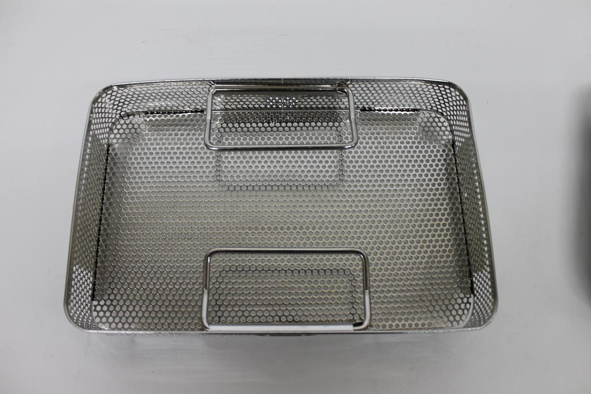 Used V. Mueller Genesis CD0-3B Sterilization Container 10x6x3 with both Filter Holders, Basket