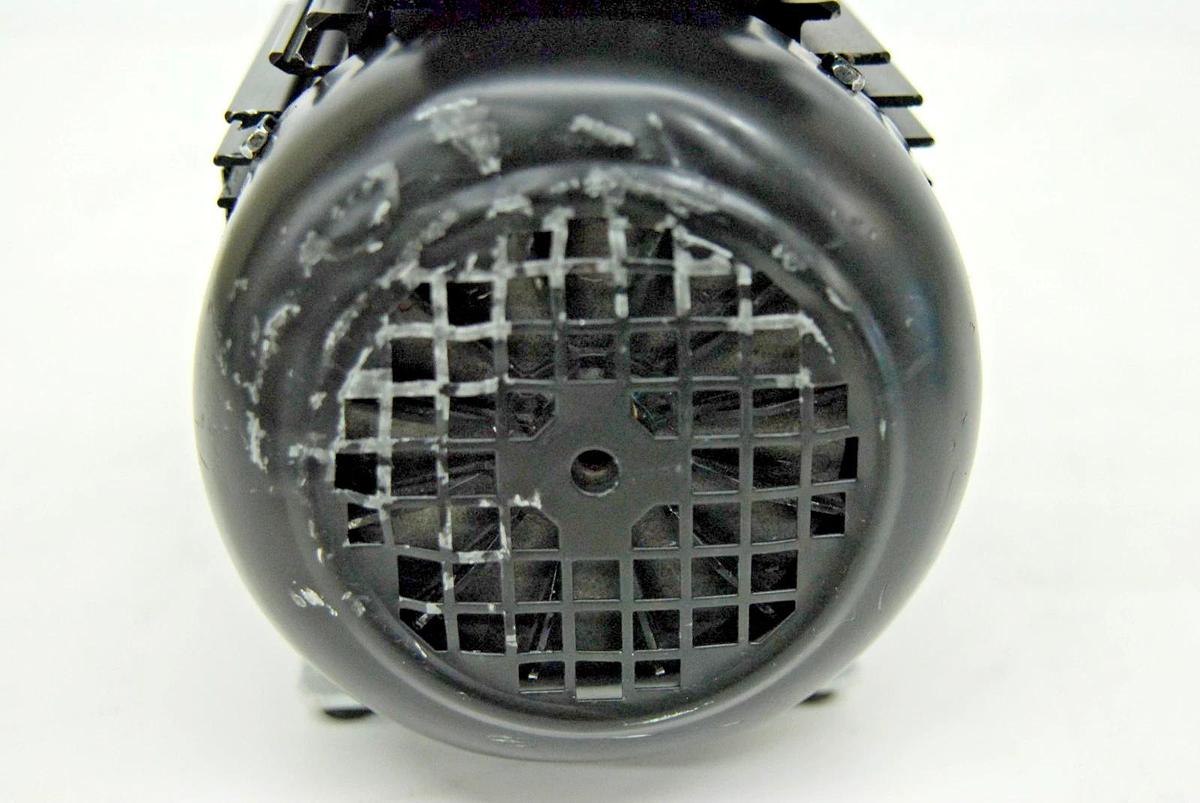 Used Hanning E7B2B-7-583 1-phase AC Motor 200-240VAC 2760/3155RPM (Pfiffer DUO 3)