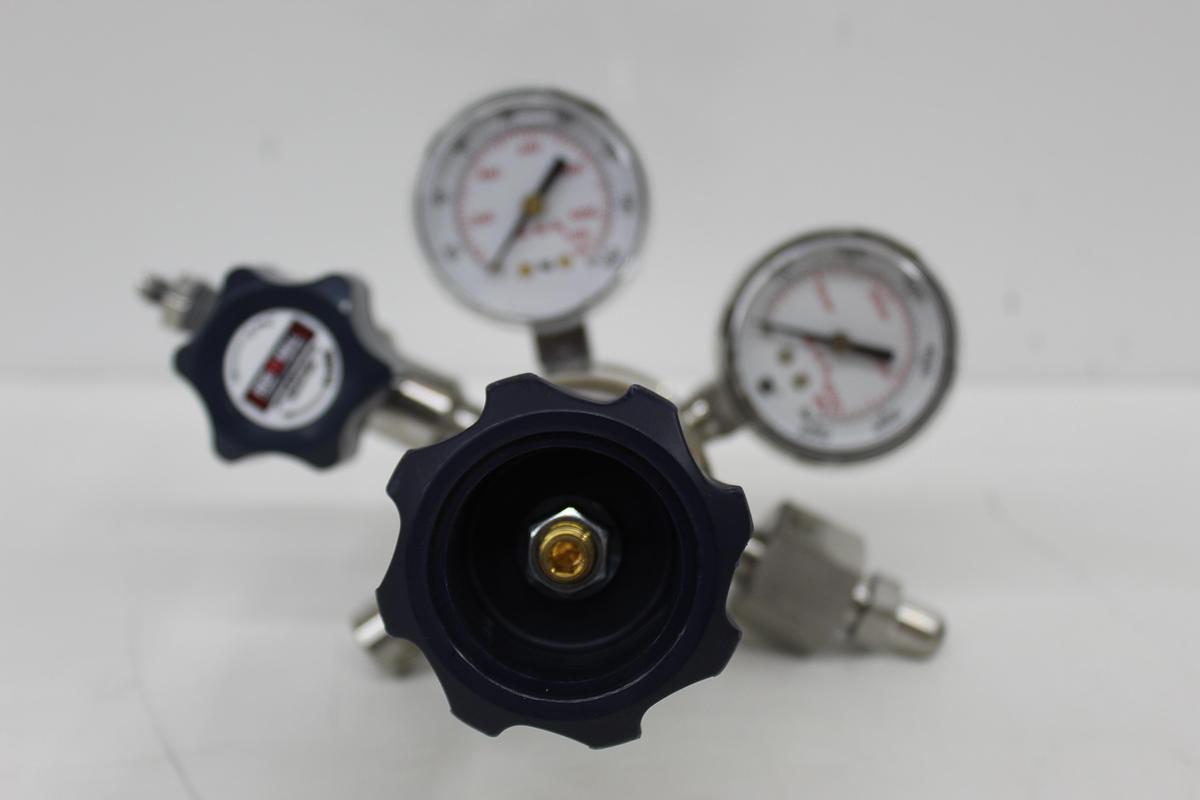 Used TESCOM SG264100-00A1A-002 SG2 316L Stainless Steel Two-Stage Pressure Regulator