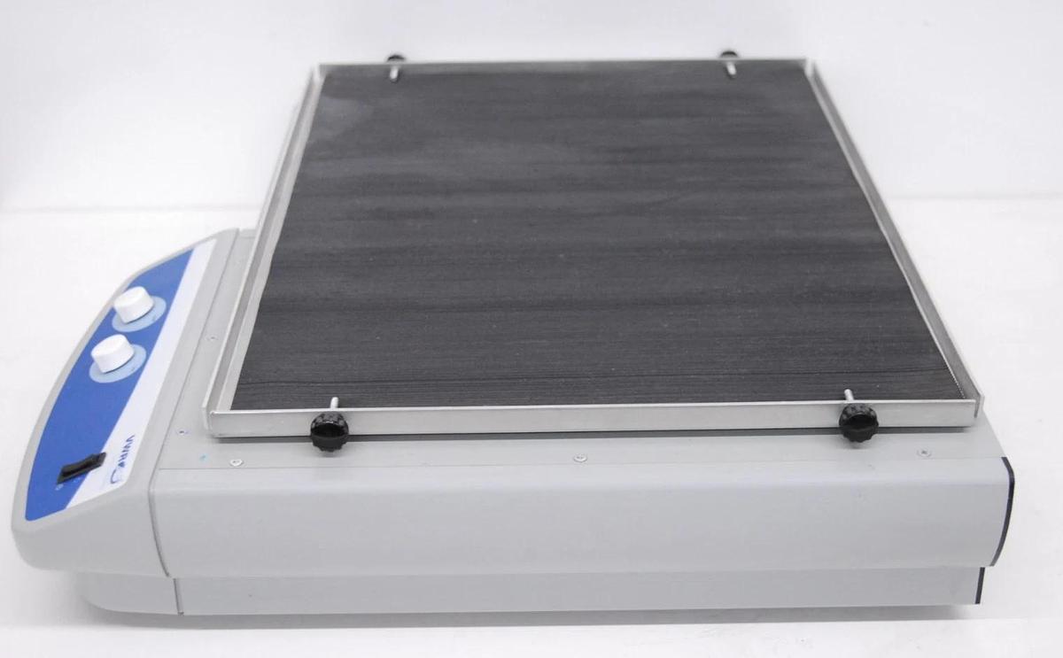 Used VWR 89032-100 5000 STD Standard Analog Orbital Shaker 24"x18" Deck/500 RPM/120V