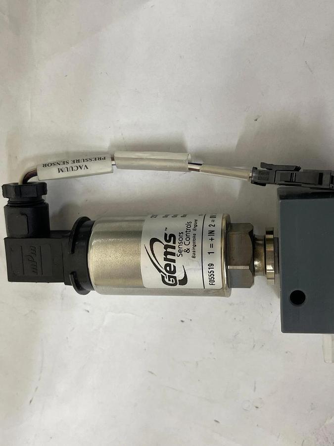 Used Gems 2200CG3F008A3UA Pressure Transducer 2200 Series