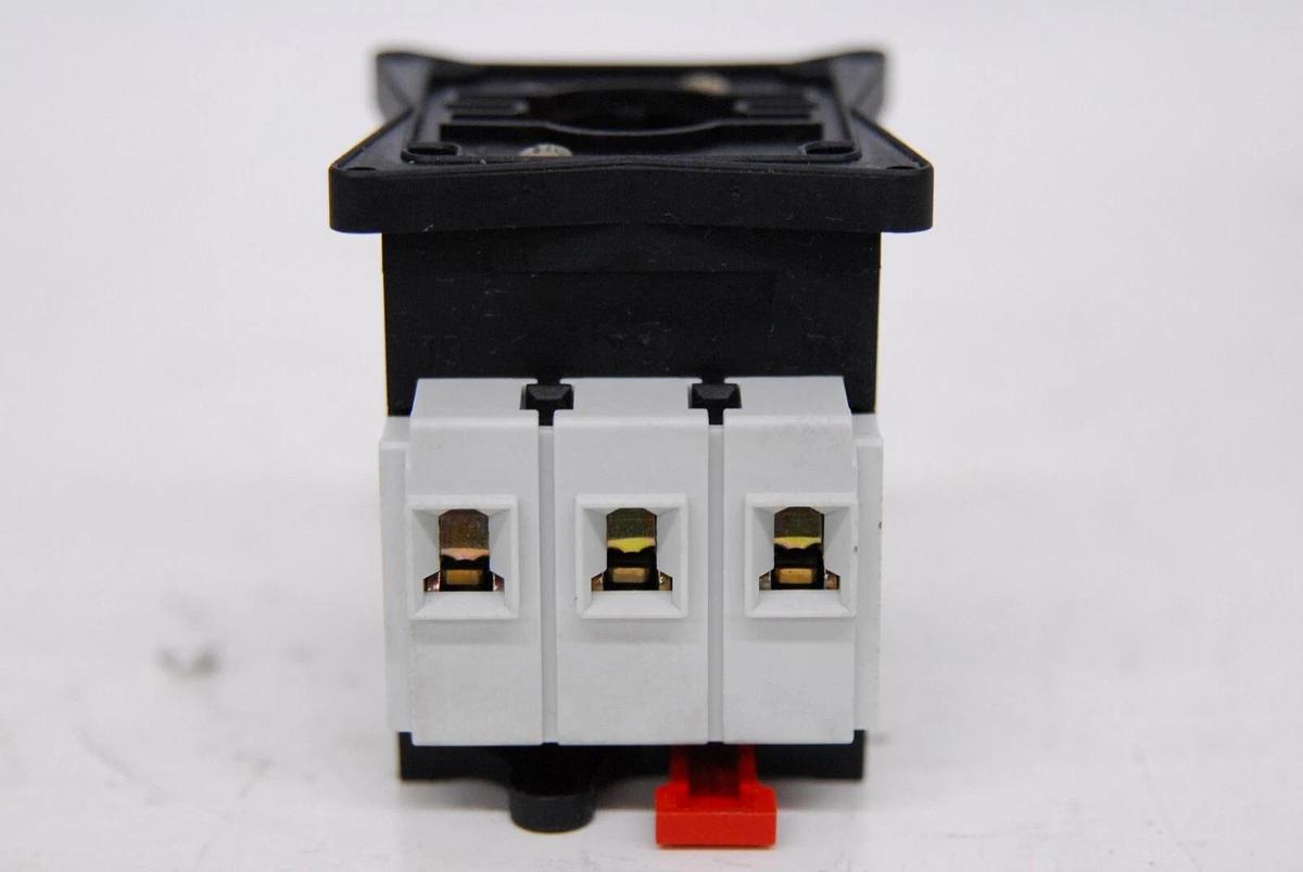 Used Square D 9421 V2 Disconnect Switch W/ Operating Handle