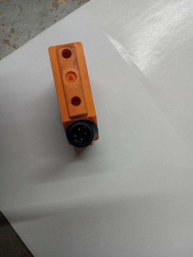 Used IFM, O5P200, O5P-DPKG/US 100, Photoelectric Sensor Switch