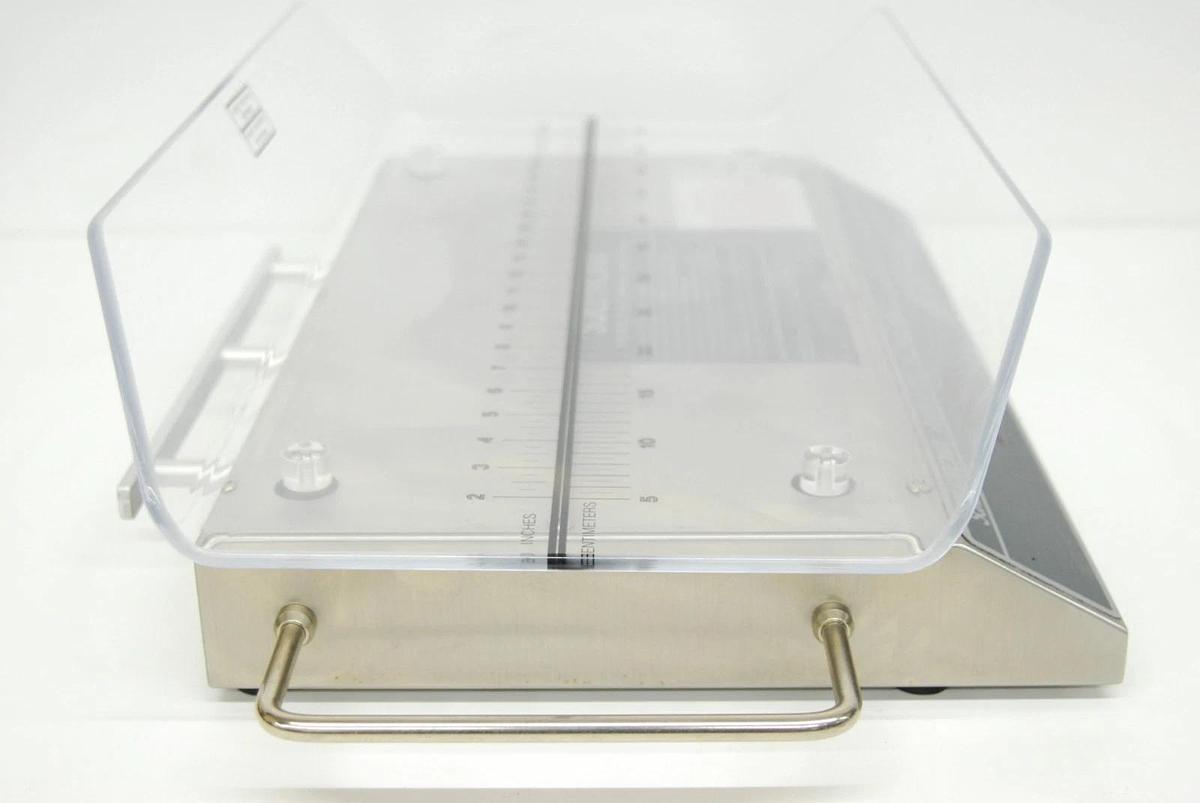 Used Scale-Tronix 4800 4802 Pediatric Scale W/ Acrylic Cradle