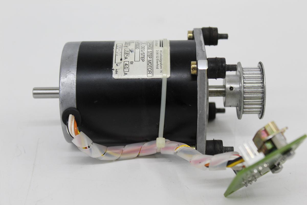 Used Isel Automation 473030 2-Phase Stepping Motor 2.8V 2.8A 1.8 Step Degree