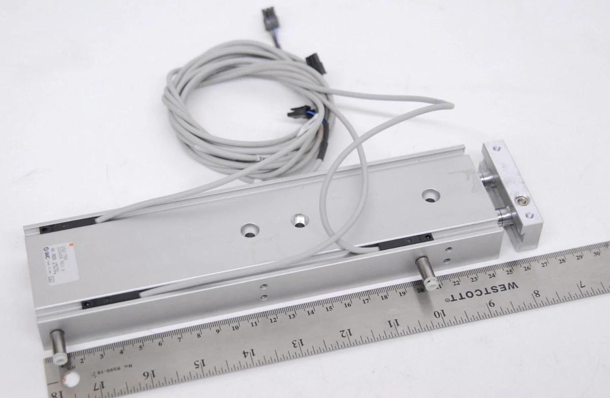 Used SMC 333458 Pneumatic Dual Rod Cylinder Double Acting 199mm Stroke - BD FACSAria