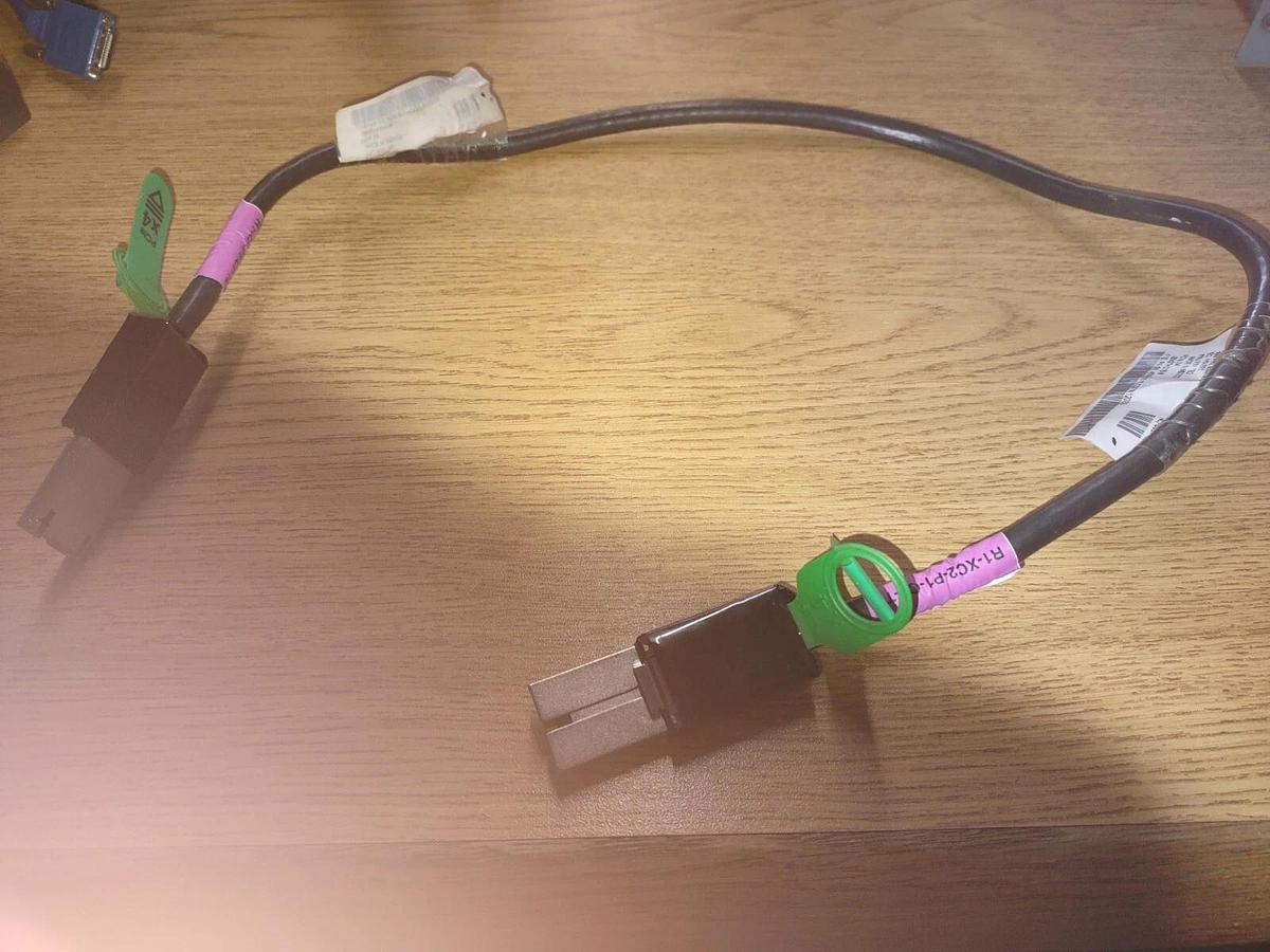 Used IBM 45W1935 0.75M PCIE 4X MOLEX MDM CABLE