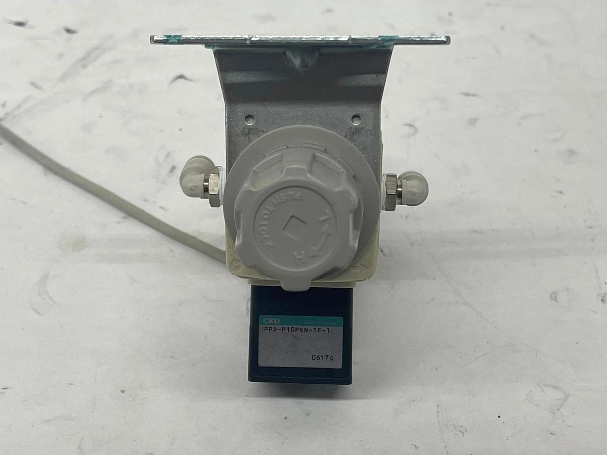 Used CKD W1000 Filter Regulator W/ CKD PPD-P10PKN Pressure Switch