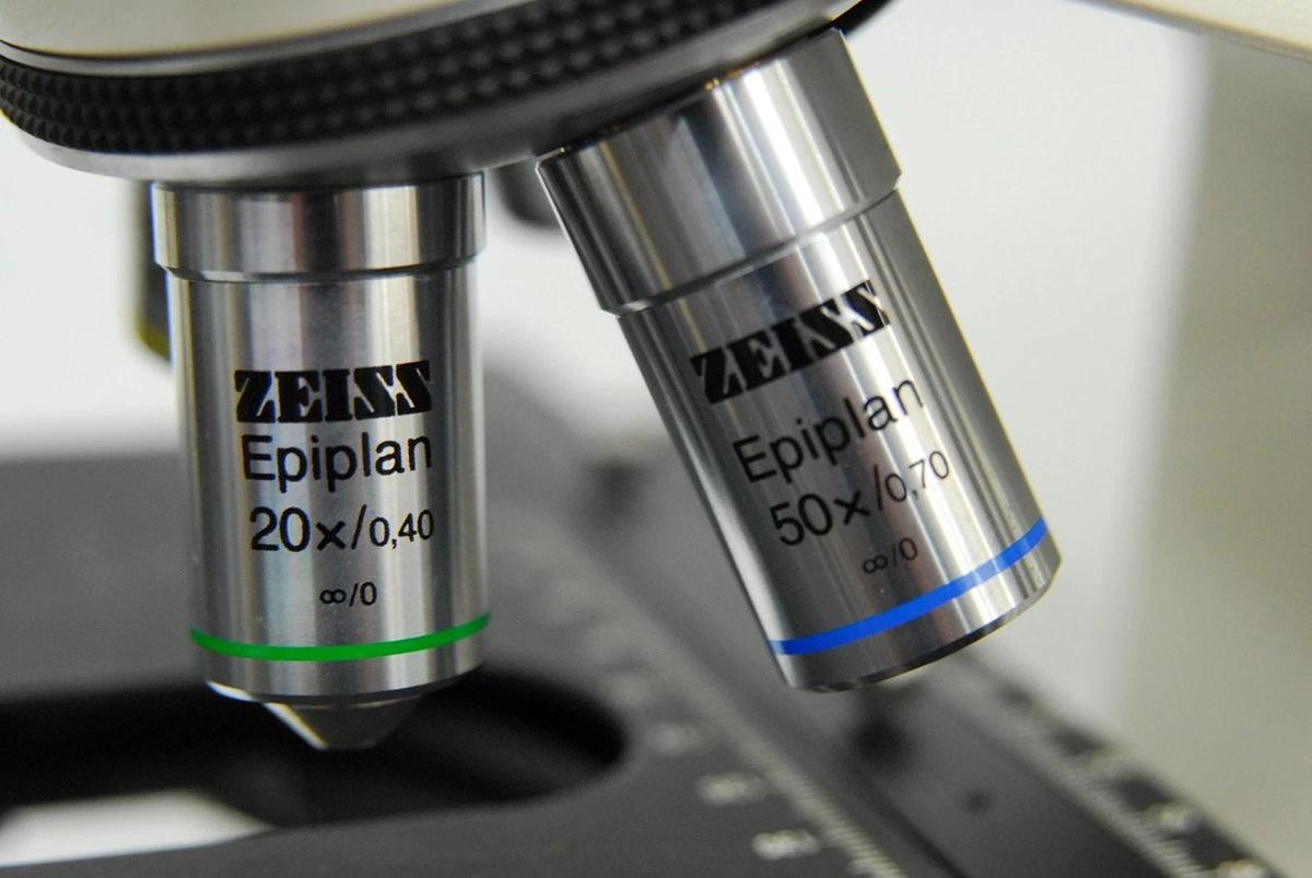 Used Zeiss Axiolab A Microscope W/ Reflective-Light Illuminator H, Epiplan Objectives
