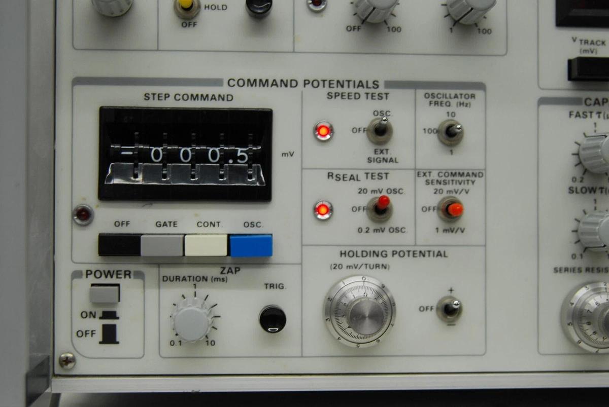 Used Axon Instruments AXOPATCH-1D Patch Clamp Amplifier - READ DESCRIPTION