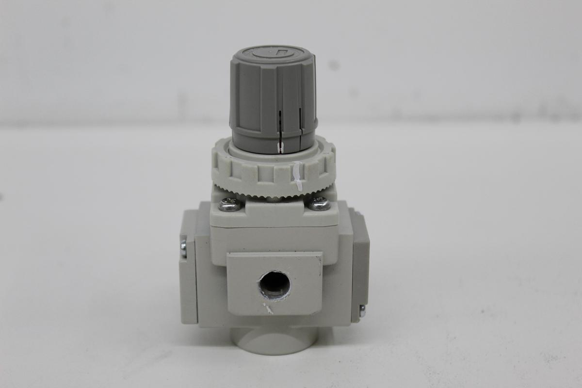 Used SMC AR20-N01-Z-B Pneumatic Air Pressure Regulator 1/8" NPT 7-125 PSI AR-B