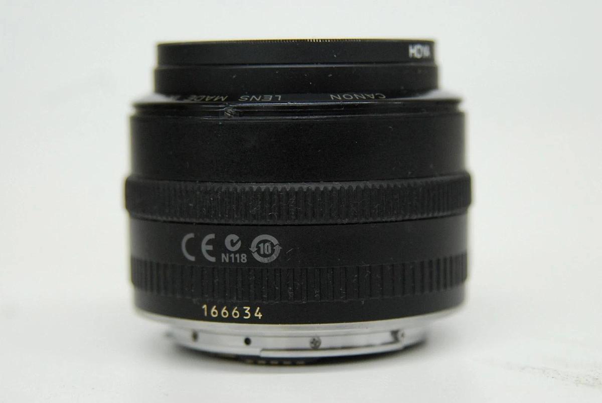 Used Canon EF 28mm 1:2.8 EOS Lens W/ HOYA 52mm UV Filter