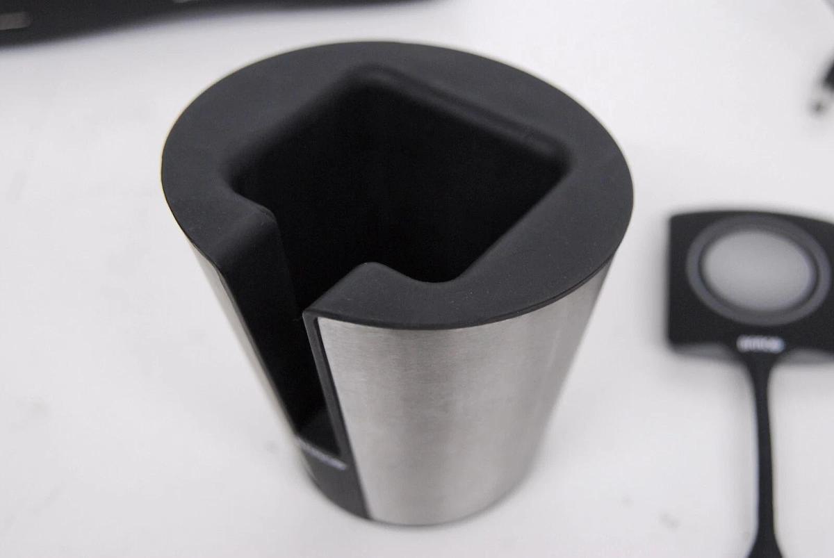 Used Barco ClickShare CSE-200 R9861520 W/ 4 Buttons, Button Holder - Read Description