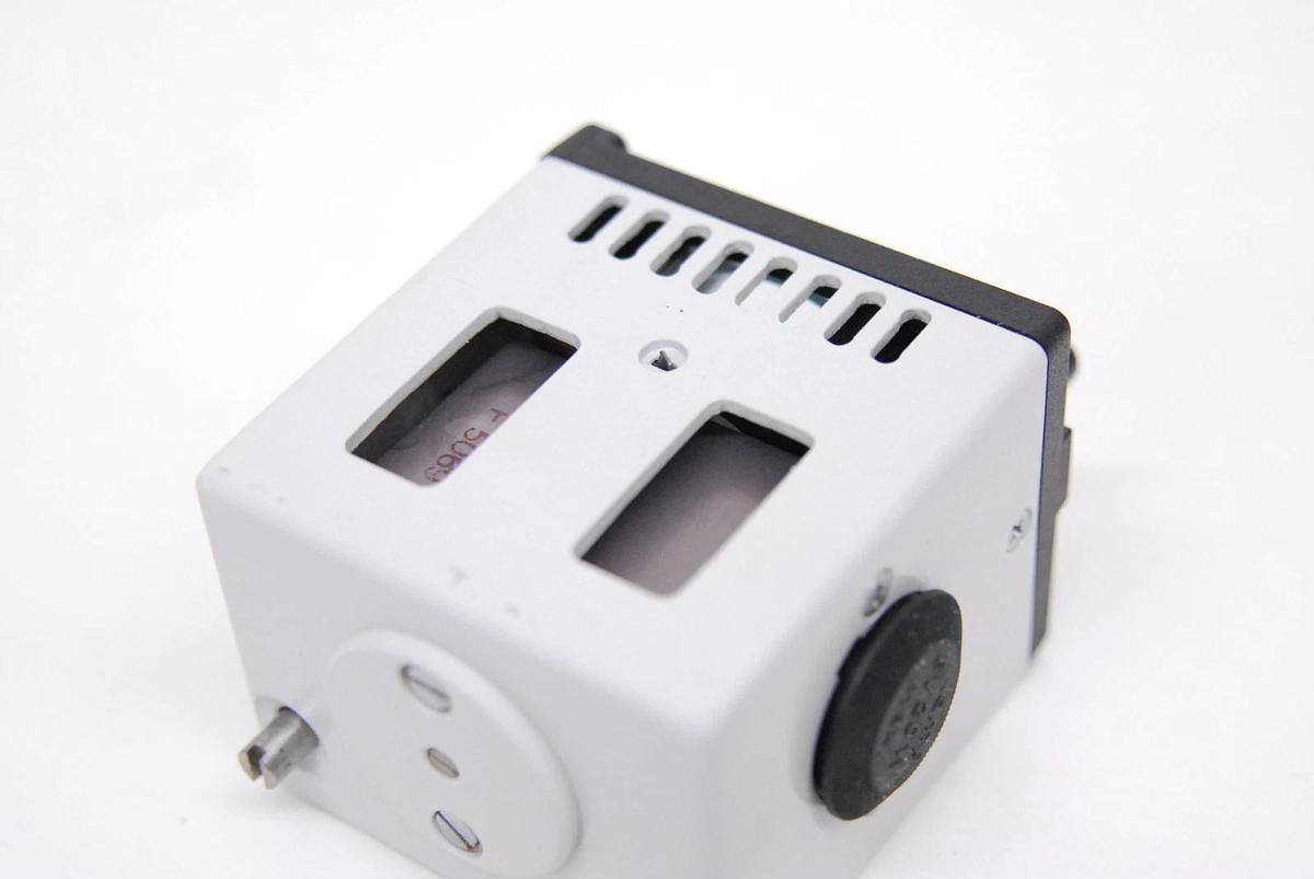 Used Leitz 514672 Lamphousing 20 6V 20W Halogen Lamphousing - Laborlux S