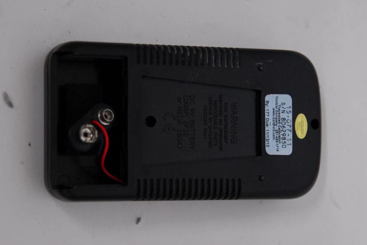 Used Fisher Scientific 15-077-11 Traceable Expanded-Range Thermometer - TESTED