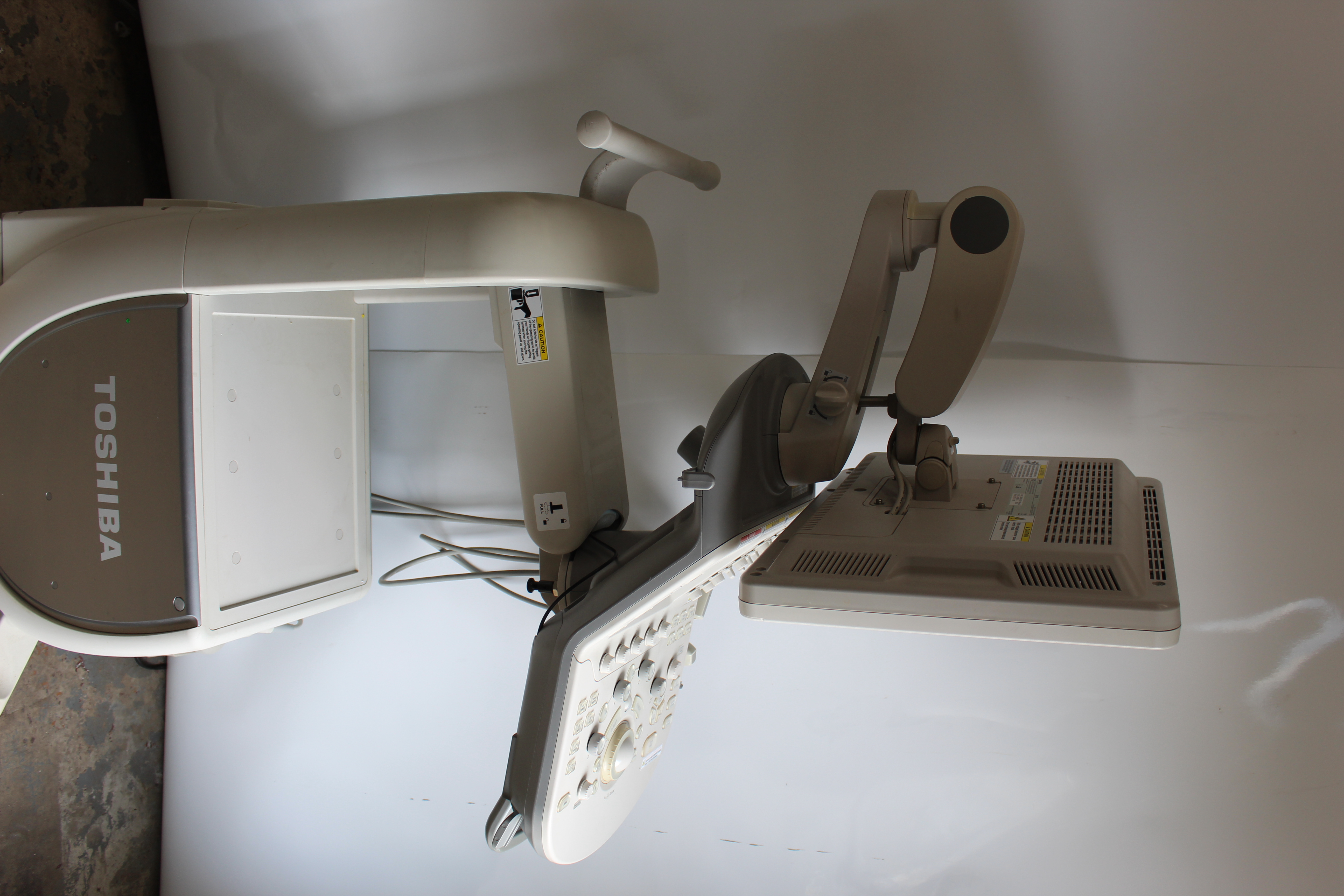 Used Toshiba Xario 200 Ultrasound TUS-X200 w/ 6S3 + 18L7 Probes
