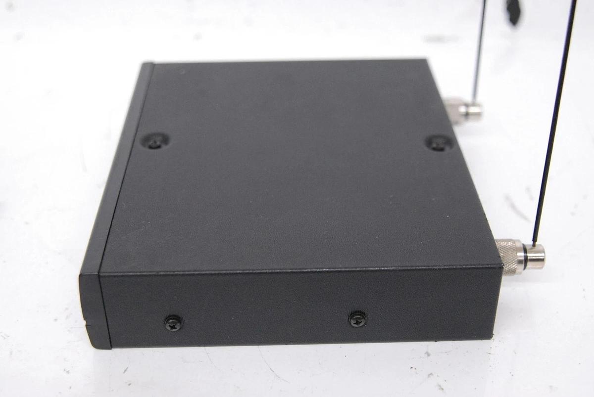 Used Shure Brothers LX4-CU 209MHz LX4 Wireless Receiver W/ Power Adapter, Antennas