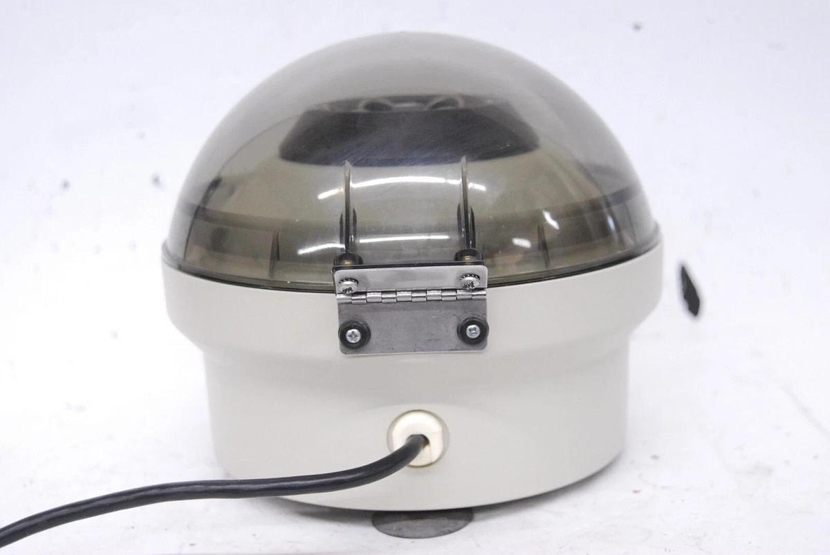 Used Clay Adams 420225 Compact II Centrifuge (Roche 0231) W/ 6-Place Rotor 3200 RPM