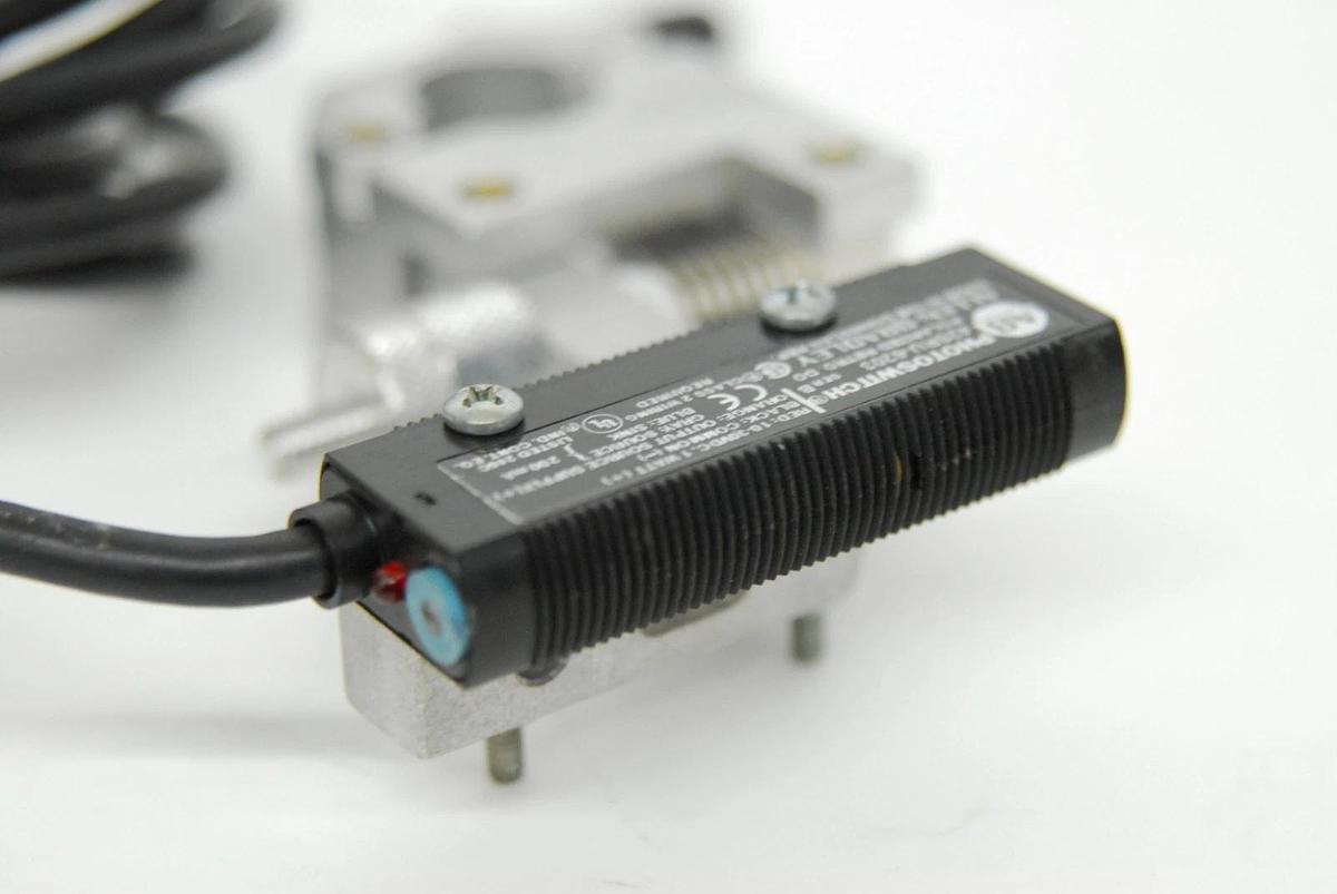 Used Allen-Bradley 42SRU-6203 Polarized Retro Compact Photo Sensor Photoswitch
