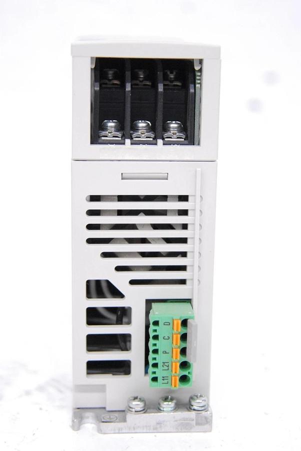 Used Mitsubishi MELSERVO MR-J2S-20A1 AC Servo Drive Amplifier 200W 170V 0-360Hz 1.5A