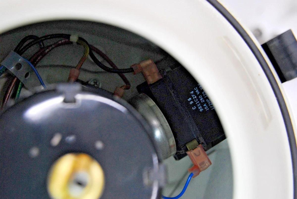 Used Clay Adams 420225 Compact II Centrifuge (Roche 0231) W/ 6-Place Rotor 3200 RPM