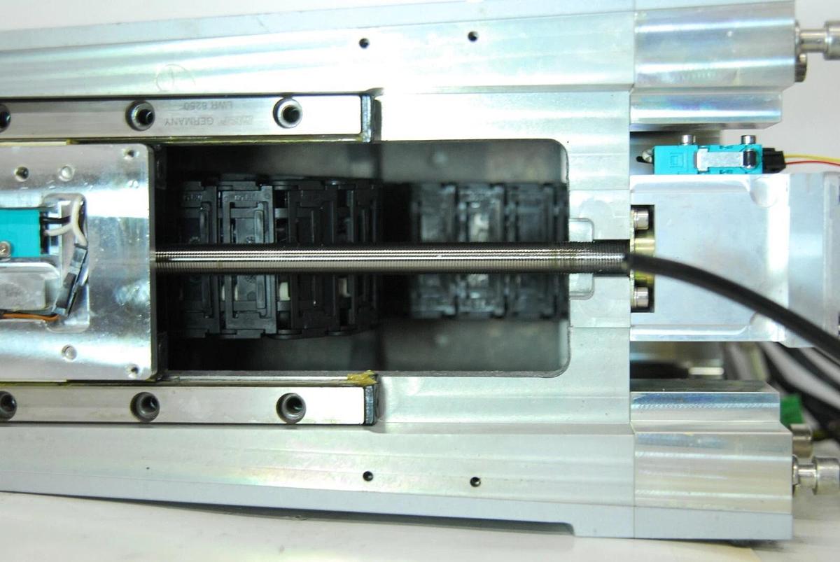 Used Anton Paar Vertical Motor Housing W/ Motor,Cables, Screws (Physica MCR 501)