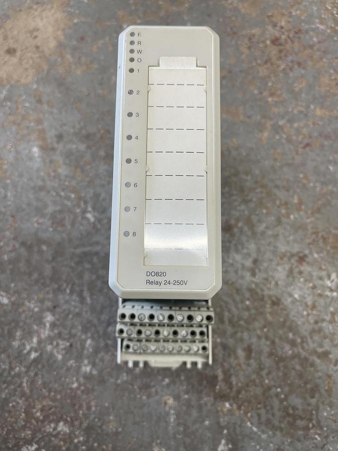 Used ABB - 3BSE008514R1 - DO820
