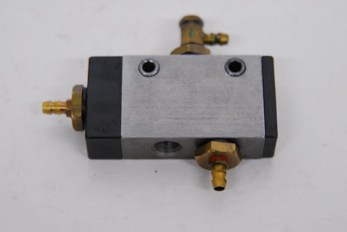 Used Bosch 0-820-212-001 Pneumatic Solenoid Valve 3/2 NC
