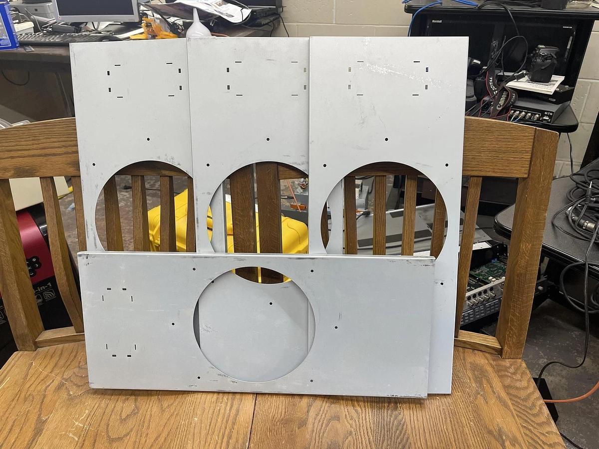 Used 4 pack Bose Tile Bridge (for Freespace)