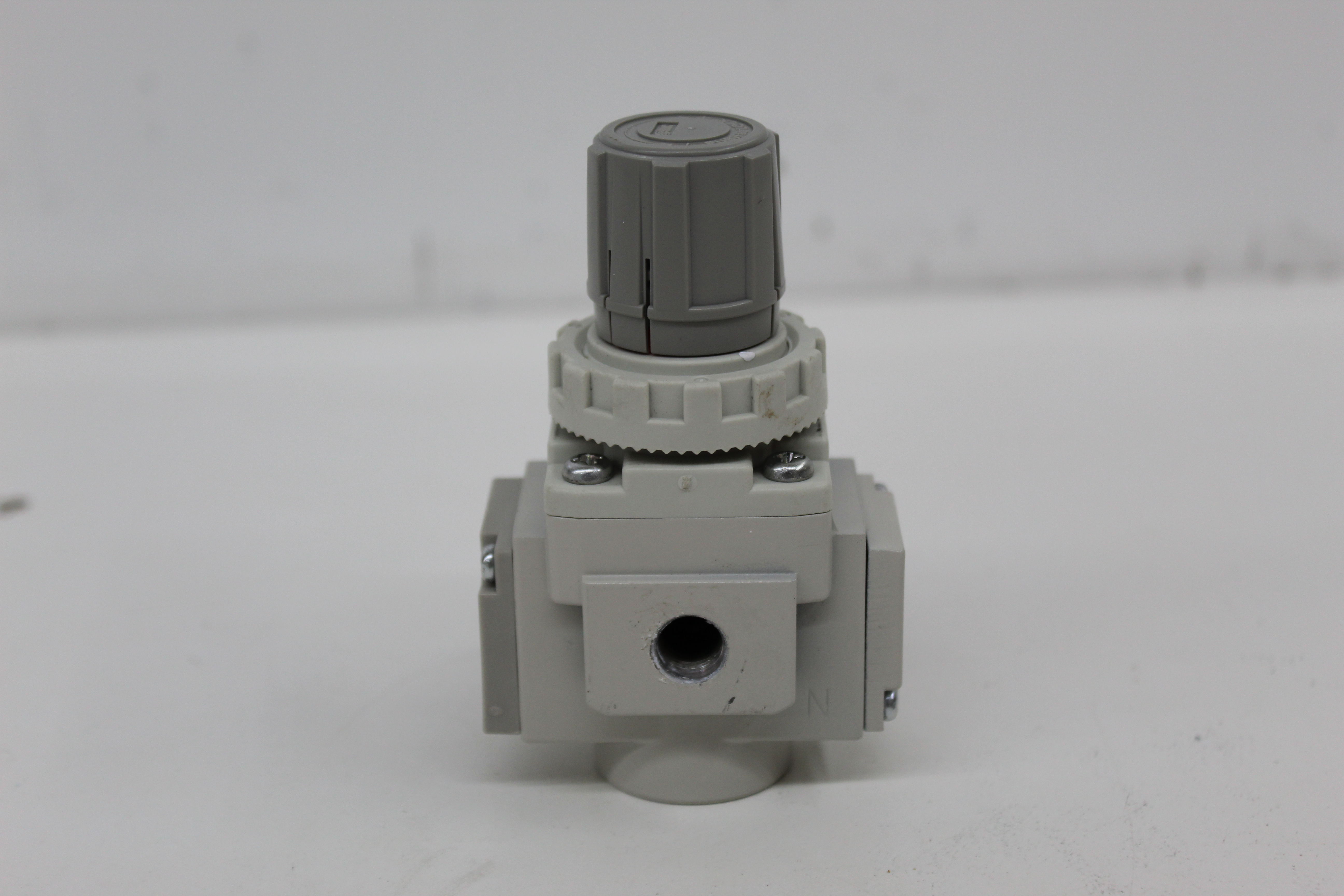 Used SMC AR20-N01-Z-B Pneumatic Air Pressure Regulator 1/8" NPT 7-125 PSI AR-B
