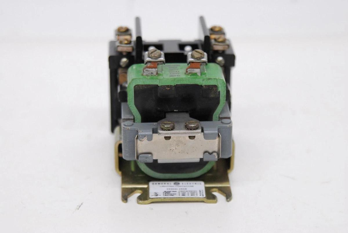 Used GE CR260L20CA Lighting Contactor - 2NO poles, 115-120V, 60HZ