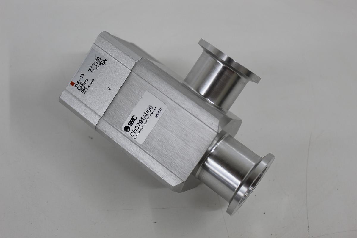 Used SMC XLA-25 CH3791/4/00 High Vacuum Pneumatic Angle Valve