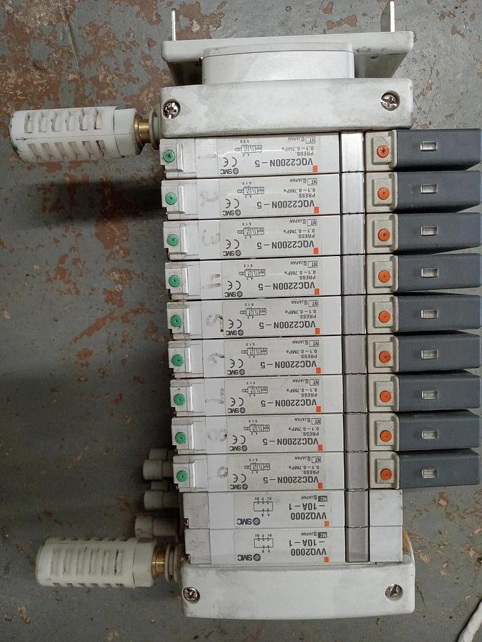 Used SMC Valve Manifold 9x VQC2200N-5, 2x VQC2000-10-1 Solenoid Valves