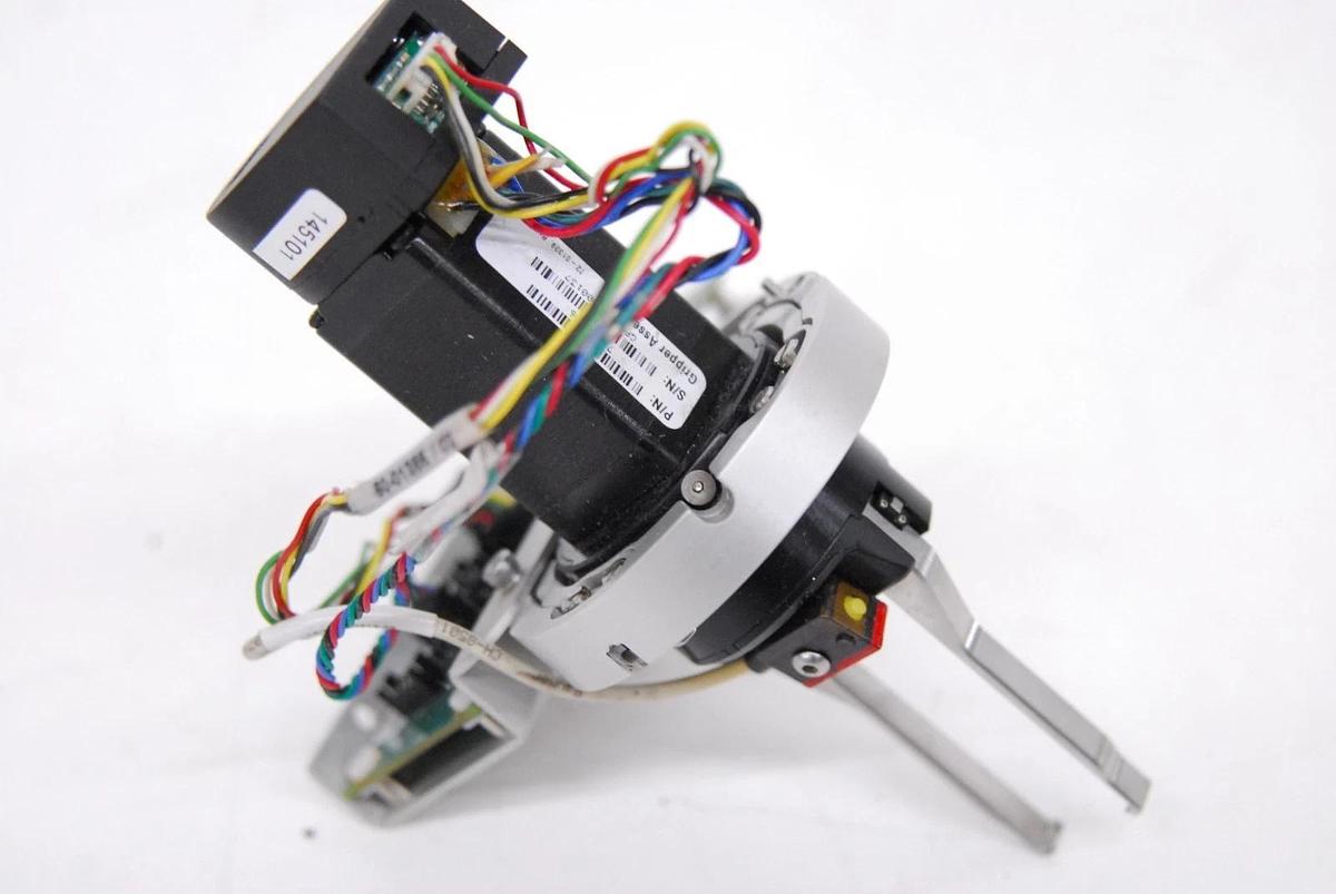 Used T2 Biosystems T2DX Analyzer - Gripper Assembly 71-00496