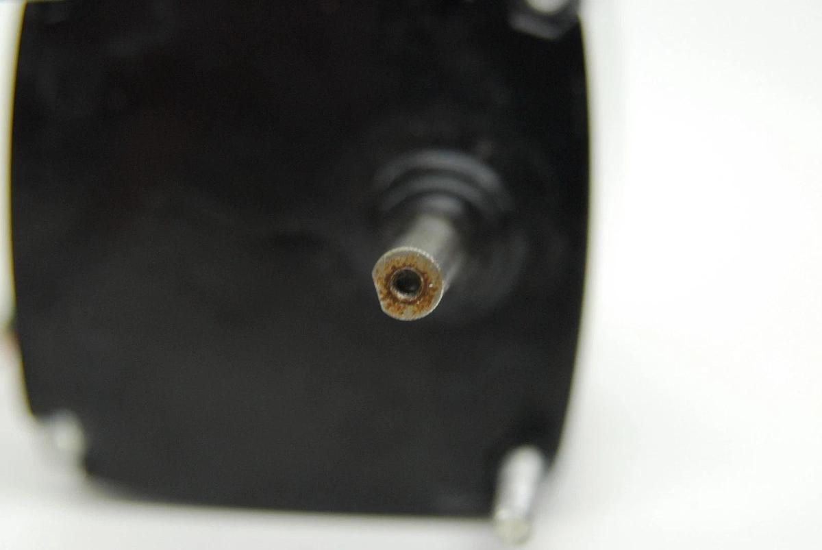 Used Bodine Electric KCI-24A2 0748 AC Gearmotor (115V, 18:1 Ratio, 1/450 HP, 67 RPM)