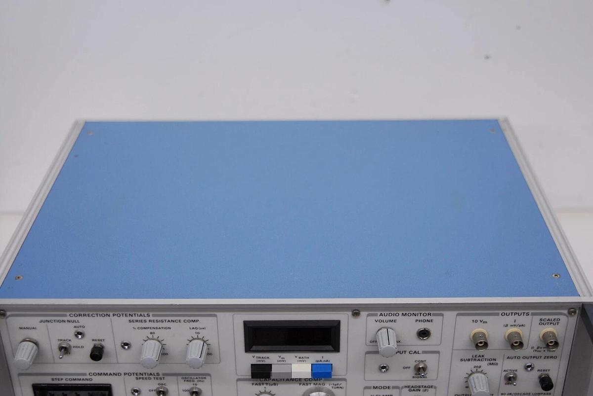 Used Axon Instruments AXOPATCH-1D Patch Clamp Amplifier - READ DESCRIPTION