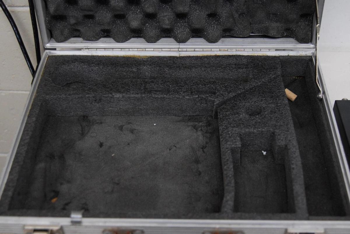 Used Telex FMR-450 Wireless Receiver W/ Belt pack, Mic, Ant. & Case No US Usage