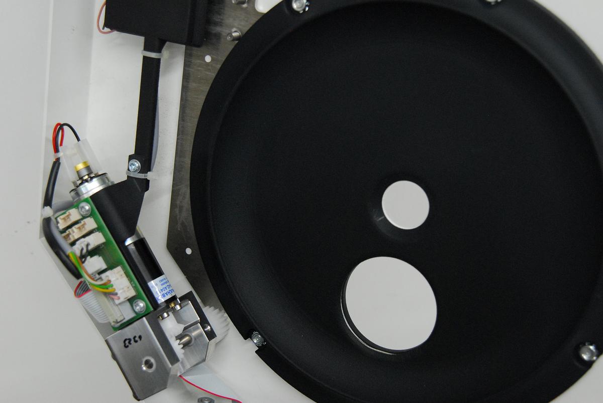 Used Hettich 2350-01 MIKRO 220 Robotic Automated Benchtop Centrifuge W/ Rotor