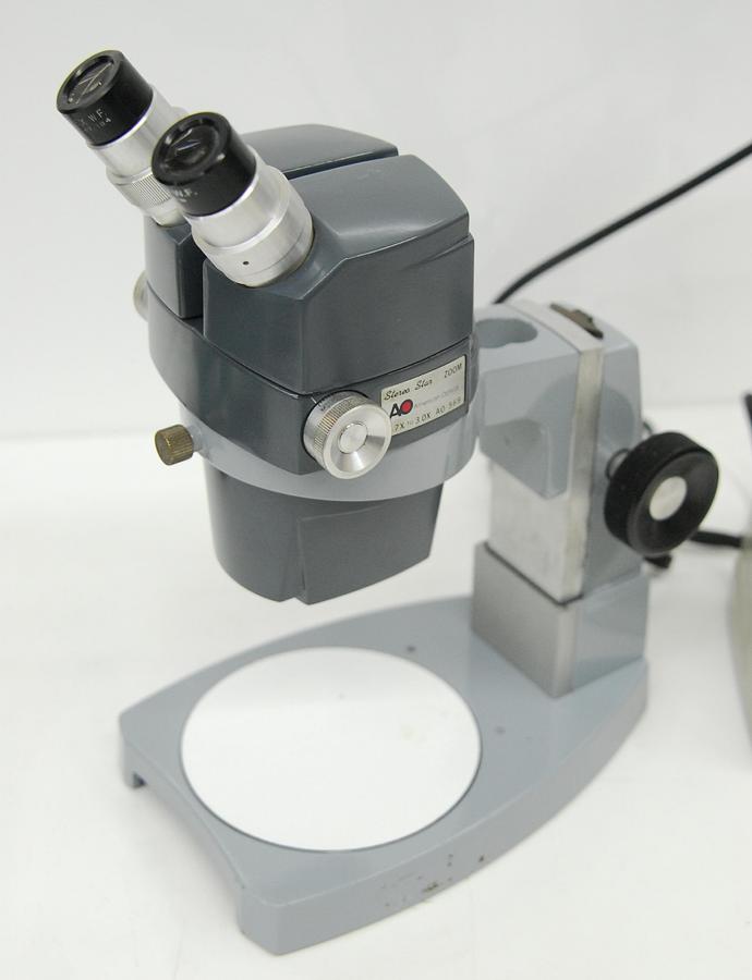 Used AO Stereo Star 569 .7x-3x Stereo Microscope W/ 655 Illuminator - TESTED WORKING
