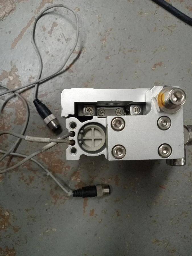 Used SMC Compact Guided Linear Pneumatic Cylinder EMX S 20-30 Press. 0.15 ~ 0.7 MPa