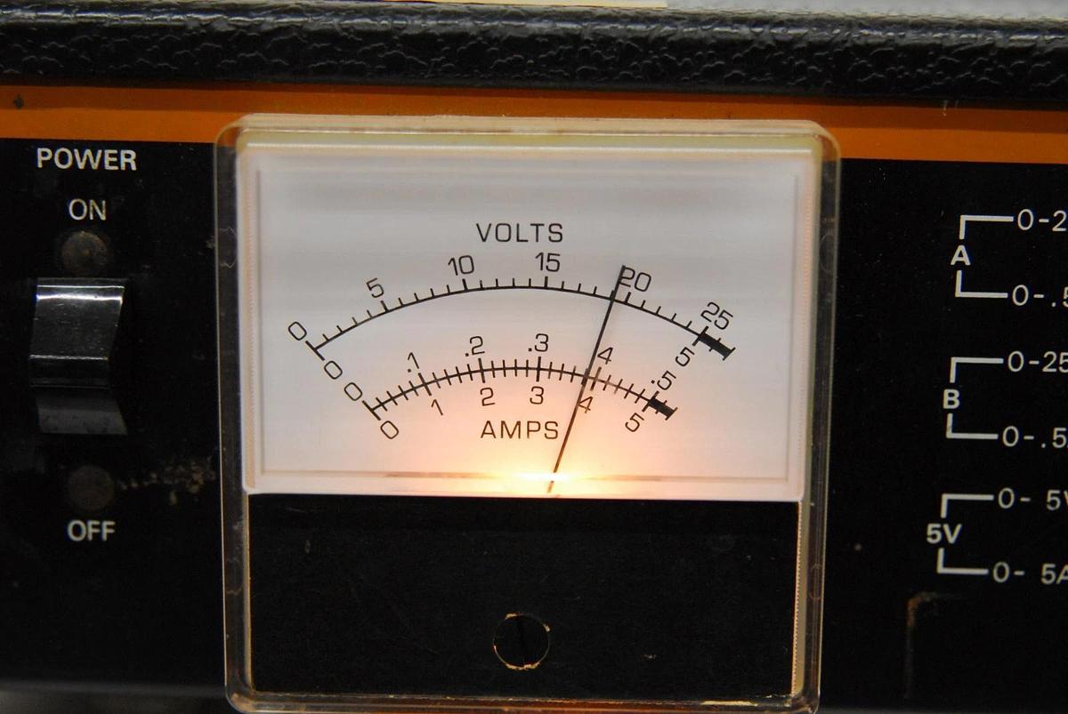 Used B&K Precision Dynascan 1650 Tri-Output Power Supply - TESTED