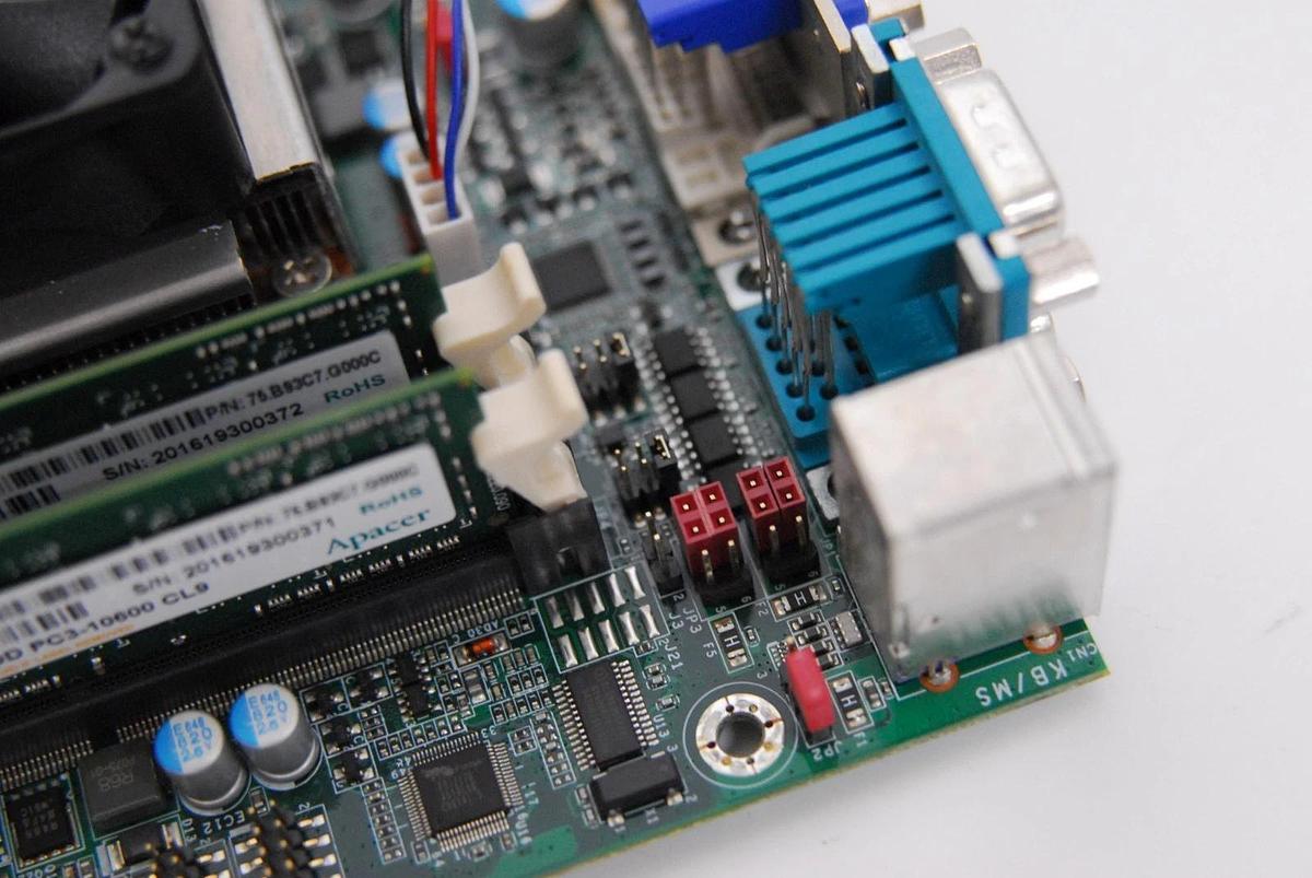 Used DFI HR100-CRM 774-HR1001-552G Mini-ITX Motherboard (8gb RAM, SR02T i7 CPU)