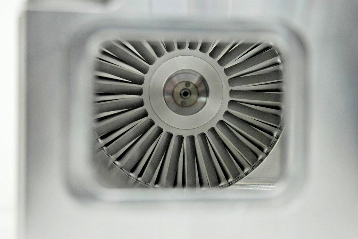 Used Leybold TW 220/150/15 S Turbo Vac W/ TDS RS485 Controller (Thermo TSQ Quantum)