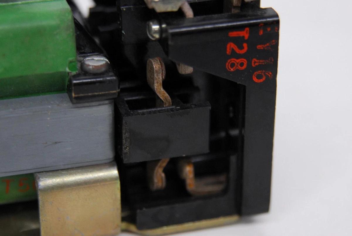 Used GE CR260L20CA Lighting Contactor - 2NO poles, 115-120V, 60HZ