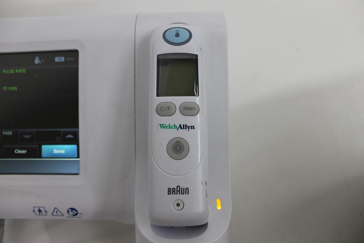 Used Welch Allyn Connex Spot Monitor #901058 w/ Temp Unit and Power Supply